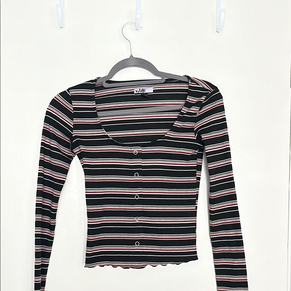 Fitted Black and Pink Long Sleeve Scoop Neck Button Down Top